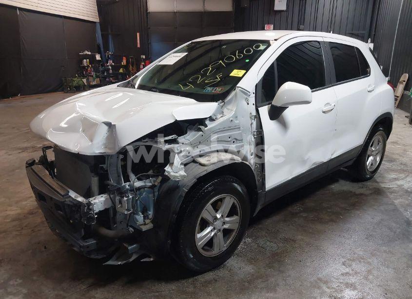 Photo 6 of 2018 Chevrolet Trax LS (VIN 3GNCJNSB4JL284508)