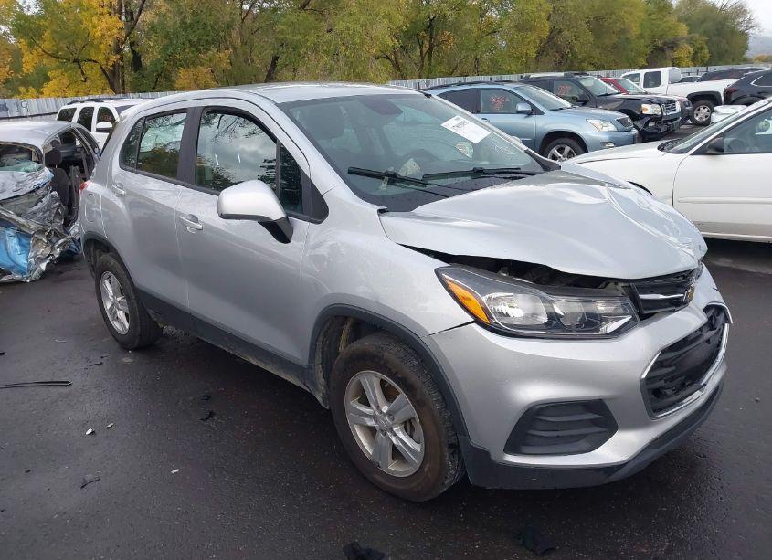 2018 Chevrolet Trax LS (VIN 3GNCJNSB4JL284640) main photo