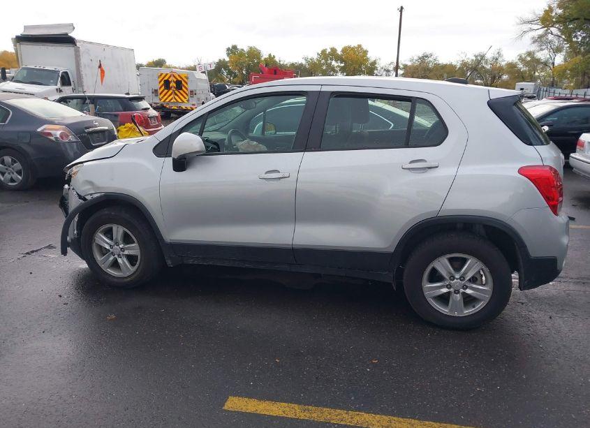 Photo 14 of 2018 Chevrolet Trax LS (VIN 3GNCJNSB4JL284640)