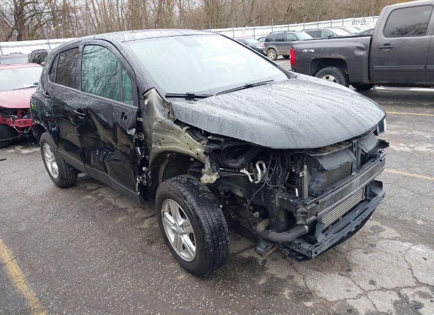 2019 Chevrolet Trax LS (VIN 3GNCJNSB4KL228067) main photo