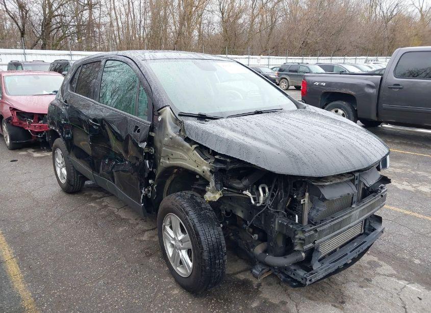 Photo 14 of 2019 Chevrolet Trax LS (VIN 3GNCJNSB4KL228067)