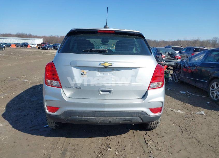 Photo 16 of 2019 Chevrolet Trax LS (VIN 3GNCJNSB4KL340044)