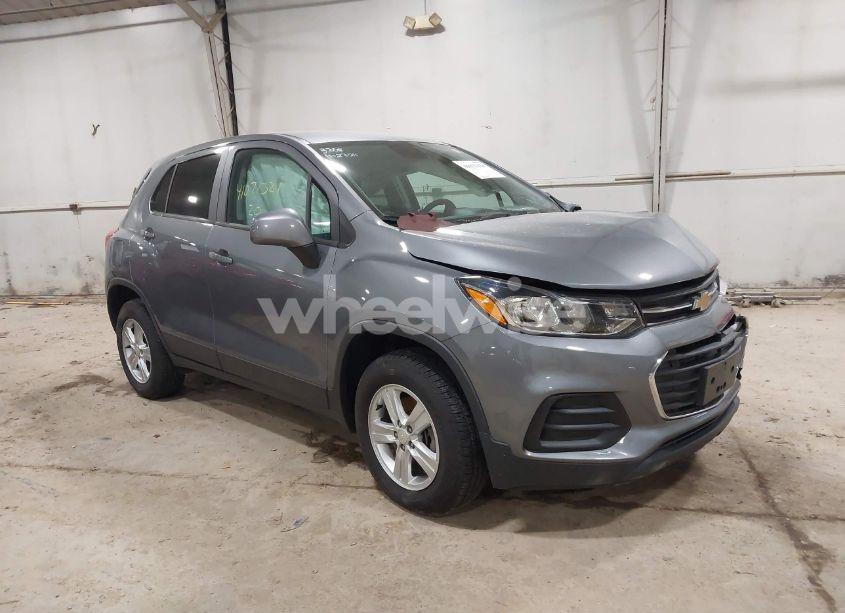 2020 Chevrolet Trax AWD LS (VIN 3GNCJNSB4LL144753) main photo