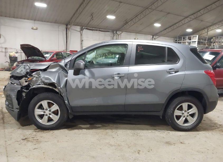 Photo 14 of 2020 Chevrolet Trax AWD LS (VIN 3GNCJNSB4LL144753)