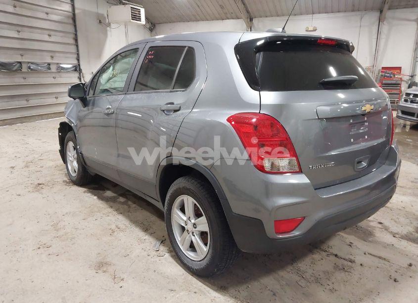 Photo 3 of 2020 Chevrolet Trax AWD LS (VIN 3GNCJNSB4LL144753)