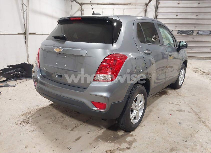 Photo 4 of 2020 Chevrolet Trax AWD LS (VIN 3GNCJNSB4LL144753)