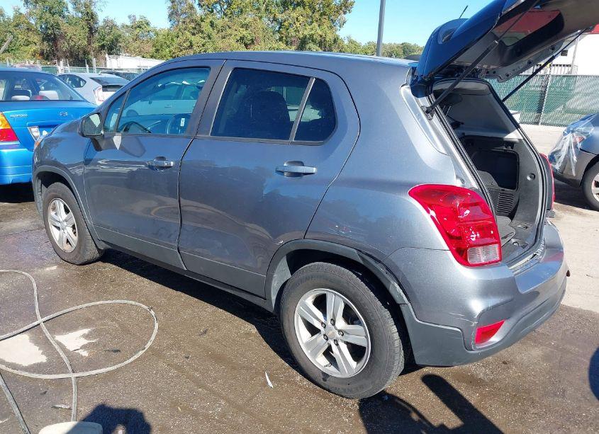 Photo 3 of 2020 Chevrolet Trax AWD LS (VIN 3GNCJNSB4LL194911)