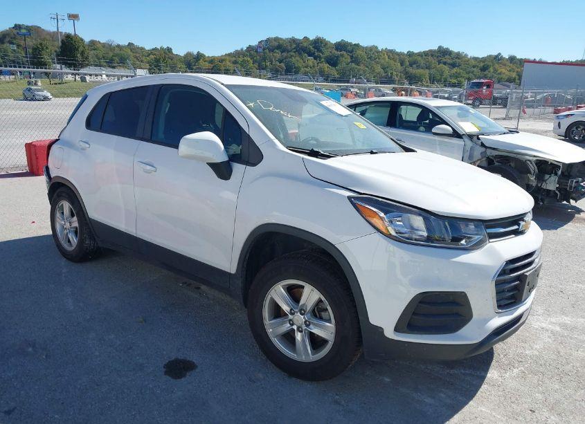 2020 Chevrolet Trax AWD LS (VIN 3GNCJNSB4LL331040) main photo