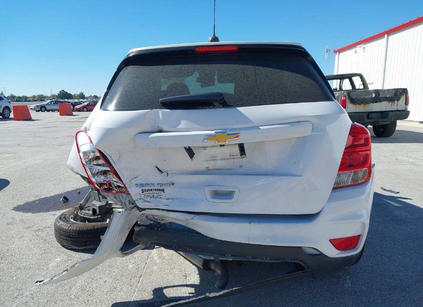 Photo 16 of 2020 Chevrolet Trax AWD LS (VIN 3GNCJNSB4LL331040)