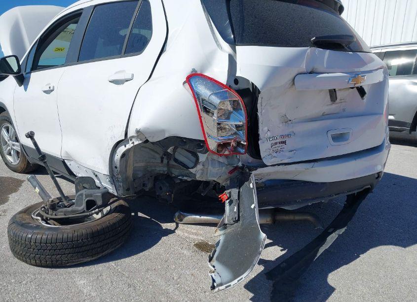 Photo 6 of 2020 Chevrolet Trax AWD LS (VIN 3GNCJNSB4LL331040)