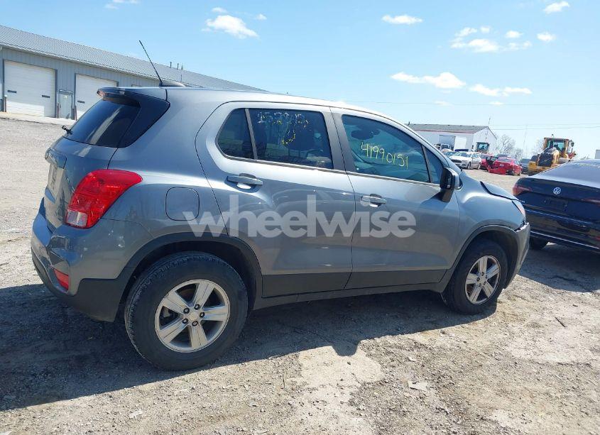 Photo 14 of 2020 Chevrolet Trax AWD LS (VIN 3GNCJNSB5LL157348)