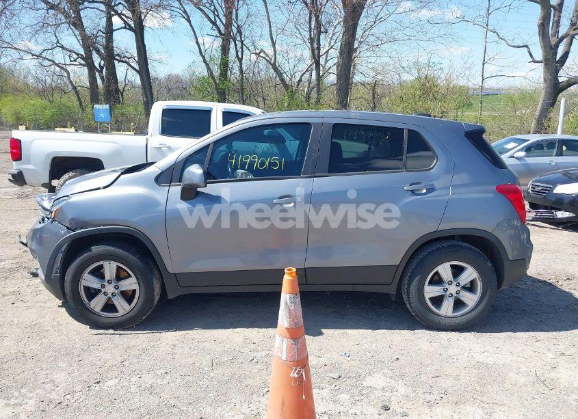 Photo 15 of 2020 Chevrolet Trax AWD LS (VIN 3GNCJNSB5LL157348)