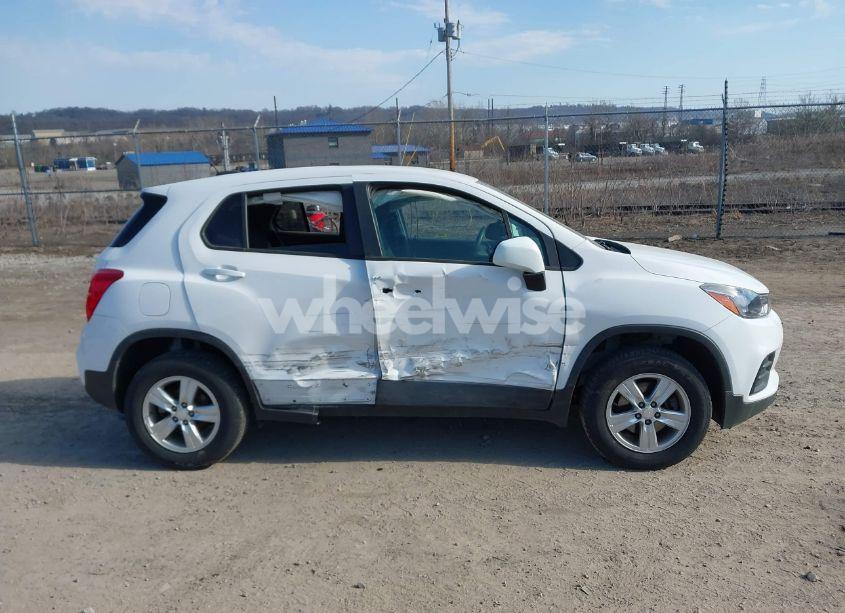 Photo 13 of 2020 Chevrolet Trax AWD LS (VIN 3GNCJNSB5LL266439)