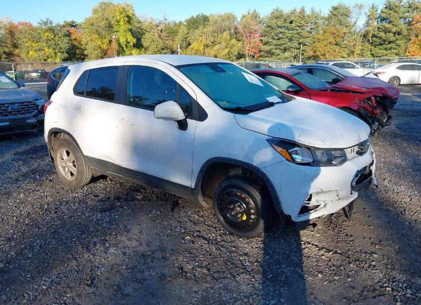 2020 Chevrolet Trax AWD LS (VIN 3GNCJNSB5LL333704) main photo