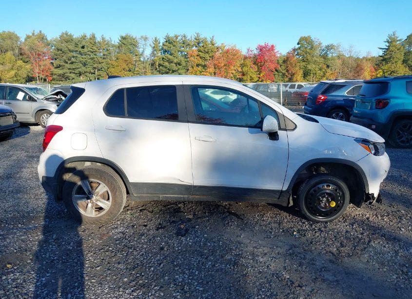 Photo 13 of 2020 Chevrolet Trax AWD LS (VIN 3GNCJNSB5LL333704)