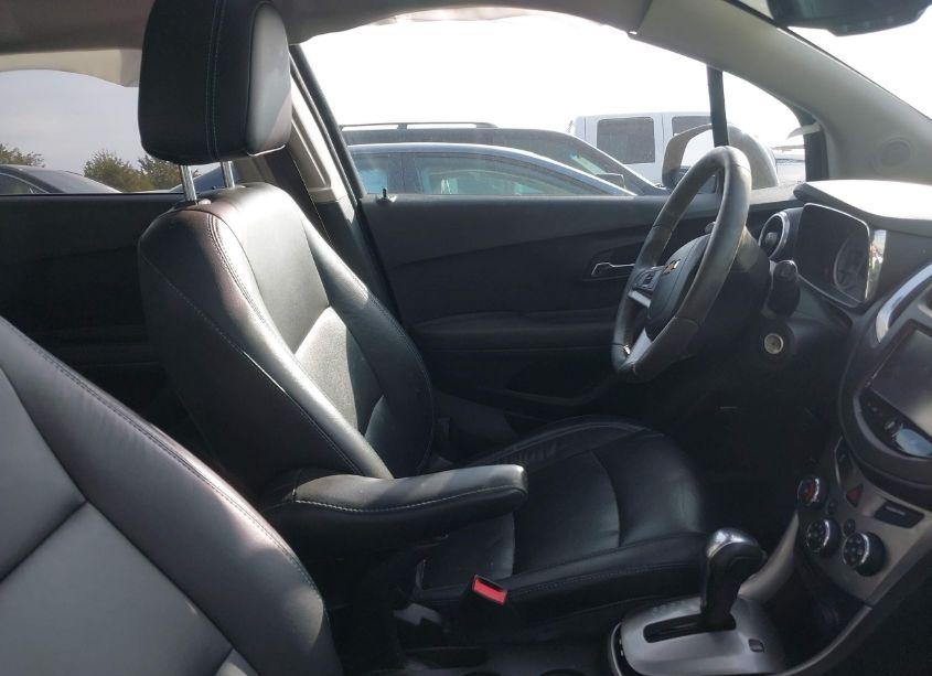 Photo 5 of 2015 Chevrolet Trax LTZ (VIN 3GNCJNSB6FL171795)