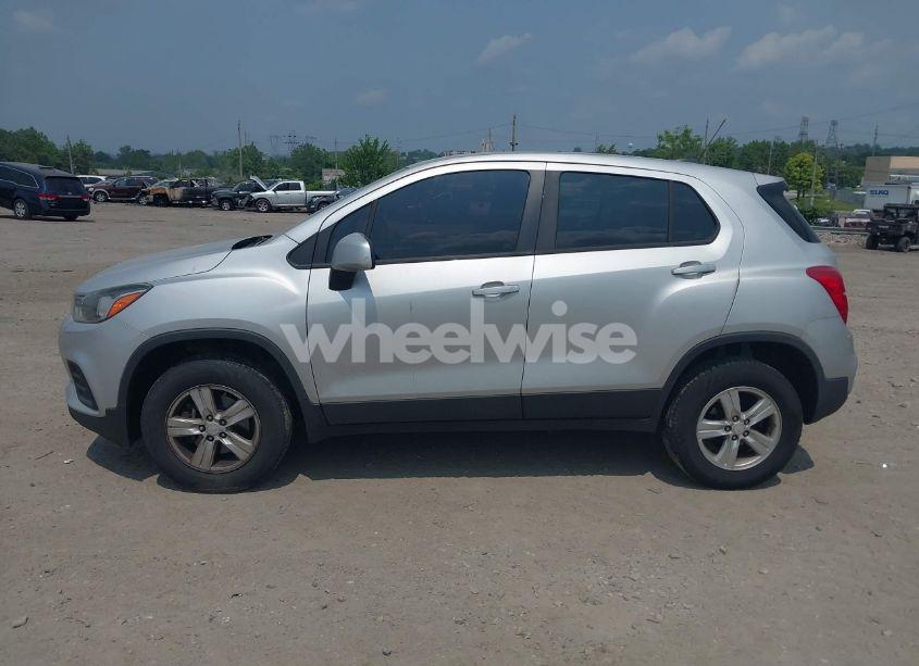 Photo 14 of 2017 Chevrolet Trax LS (VIN 3GNCJNSB6HL274010)