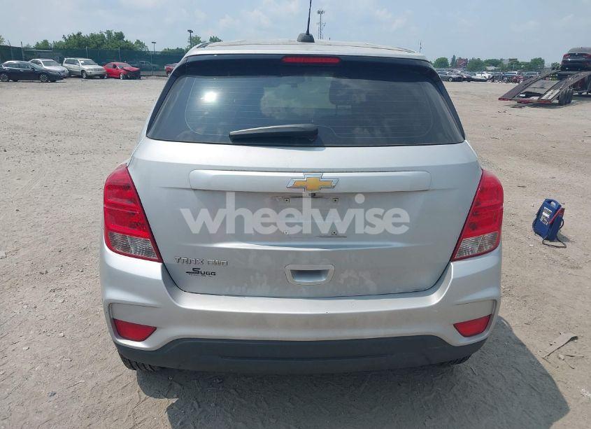 Photo 16 of 2017 Chevrolet Trax LS (VIN 3GNCJNSB6HL274010)