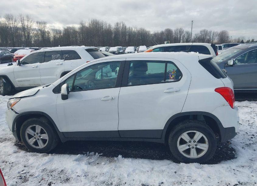 Photo 14 of 2017 Chevrolet Trax LS (VIN 3GNCJNSB6HL285010)