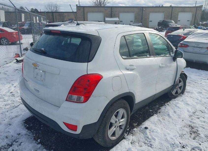 Photo 4 of 2017 Chevrolet Trax LS (VIN 3GNCJNSB6HL285010)