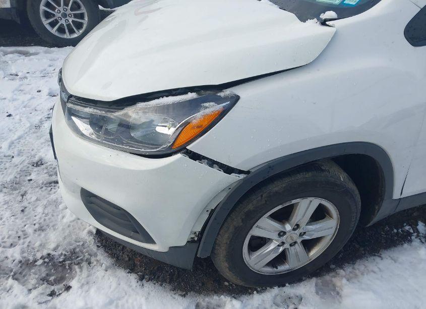 Photo 6 of 2017 Chevrolet Trax LS (VIN 3GNCJNSB6HL285010)