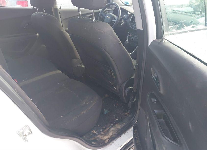 Photo 8 of 2017 Chevrolet Trax LS (VIN 3GNCJNSB6HL285010)