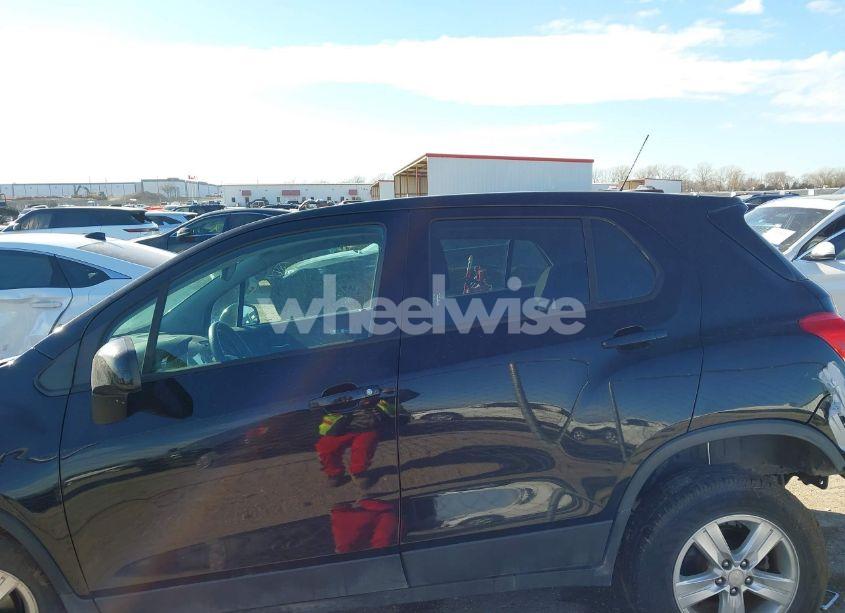 Photo 15 of 2017 Chevrolet Trax LS (VIN 3GNCJNSB6HL287940)