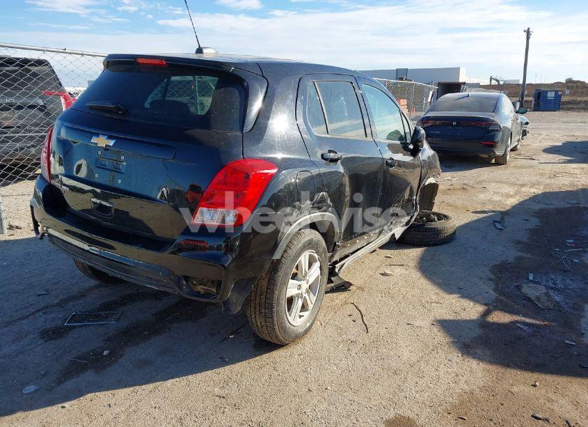 Photo 4 of 2017 Chevrolet Trax LS (VIN 3GNCJNSB6HL287940)