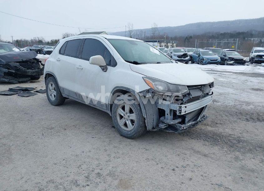 2018 Chevrolet Trax LS (VIN 3GNCJNSB6JL157565) main photo