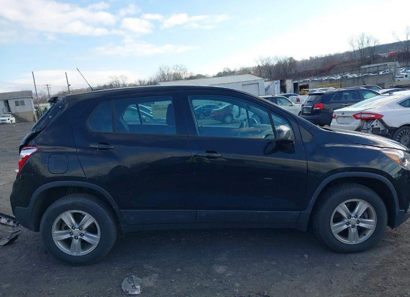 Photo 13 of 2018 Chevrolet Trax LS (VIN 3GNCJNSB6JL307013)