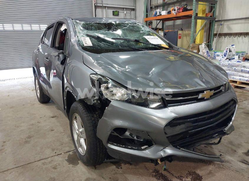 Photo 6 of 2020 Chevrolet Trax AWD LS (VIN 3GNCJNSB6LL185854)