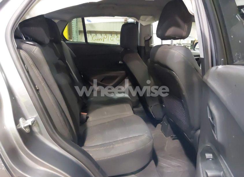 Photo 8 of 2020 Chevrolet Trax AWD LS (VIN 3GNCJNSB6LL185854)