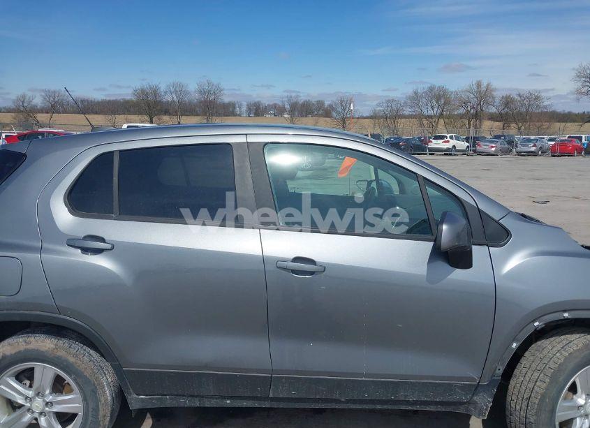 Photo 14 of 2020 Chevrolet Trax AWD LS (VIN 3GNCJNSB6LL208534)