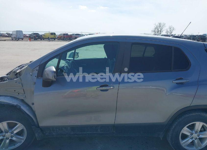 Photo 15 of 2020 Chevrolet Trax AWD LS (VIN 3GNCJNSB6LL208534)
