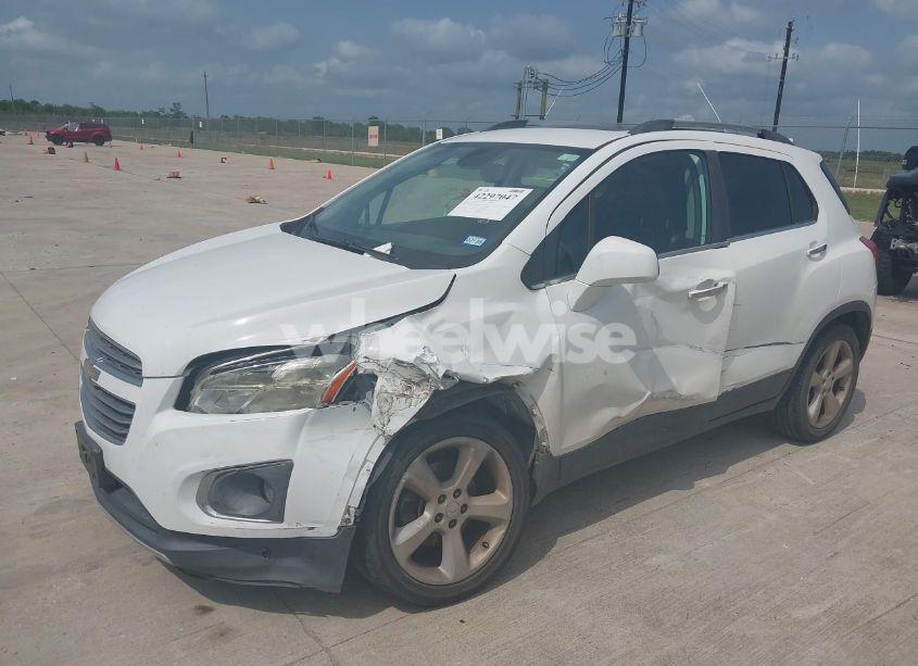 Photo 2 of 2015 Chevrolet Trax LTZ (VIN 3GNCJNSB7FL212502)