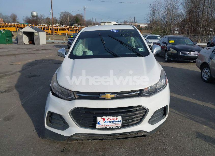 Photo 12 of 2017 Chevrolet Trax LS (VIN 3GNCJNSB7HL239850)