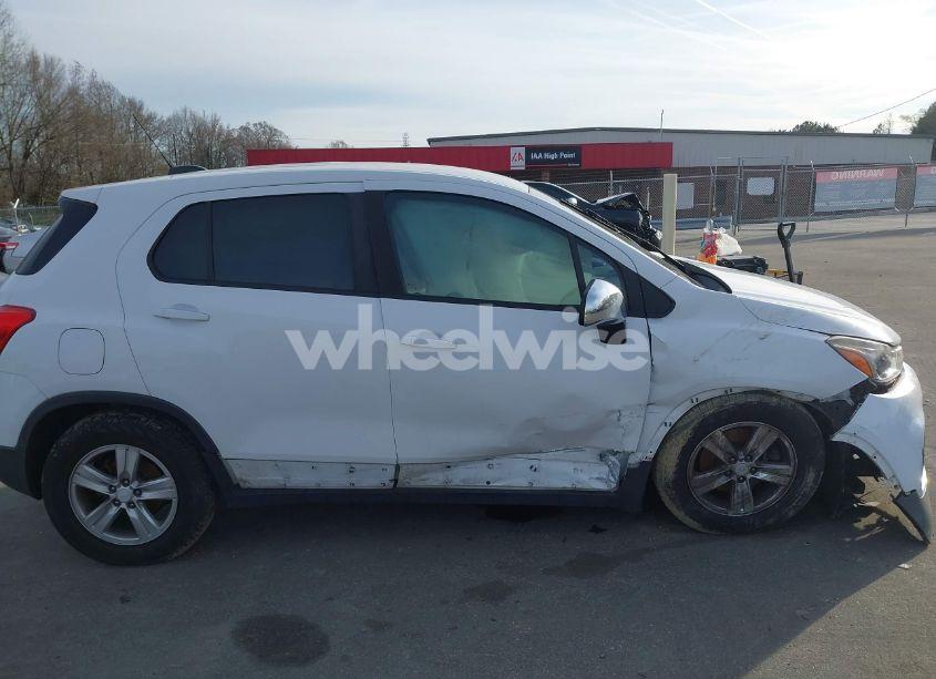 Photo 13 of 2017 Chevrolet Trax LS (VIN 3GNCJNSB7HL239850)