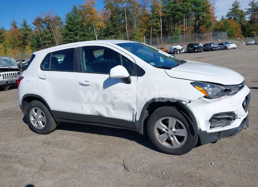 Photo 12 of 2017 Chevrolet Trax LS (VIN 3GNCJNSB7HL250122)