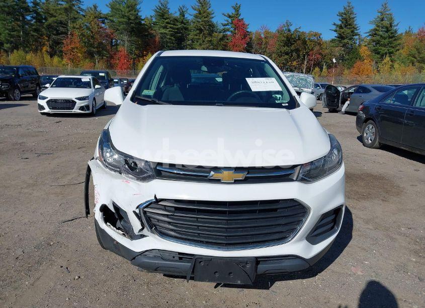 Photo 13 of 2017 Chevrolet Trax LS (VIN 3GNCJNSB7HL250122)