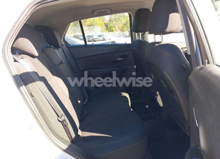 Photo 8 of 2017 Chevrolet Trax LS (VIN 3GNCJNSB7HL250122)