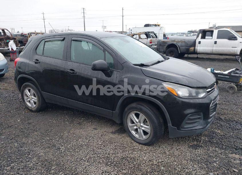 2017 Chevrolet Trax LS (VIN 3GNCJNSB7HL257572) main photo