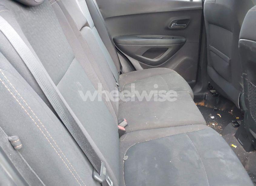 Photo 8 of 2017 Chevrolet Trax LS (VIN 3GNCJNSB7HL274307)