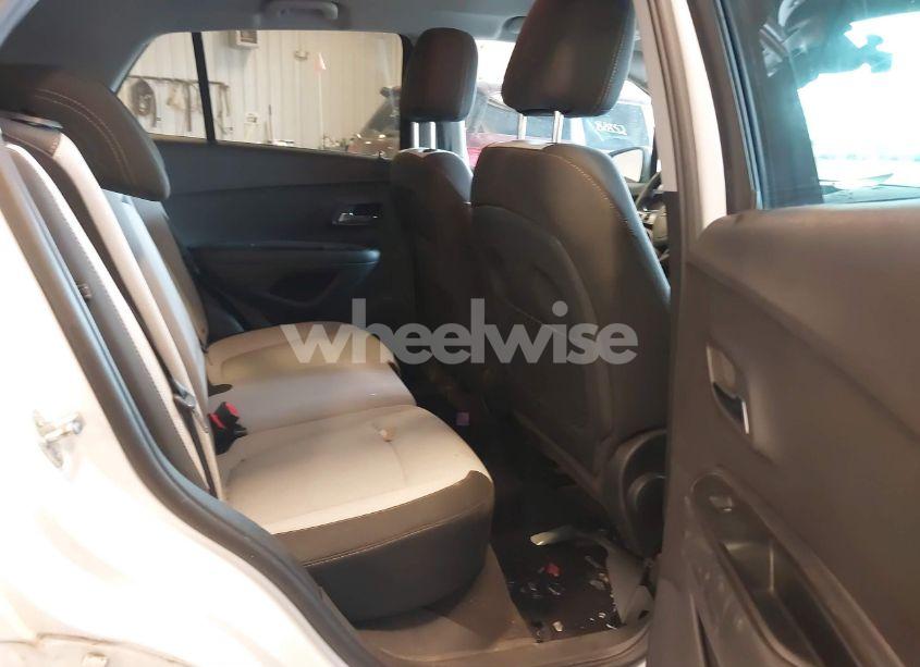 Photo 8 of 2017 Chevrolet Trax LS (VIN 3GNCJNSB7HL280107)