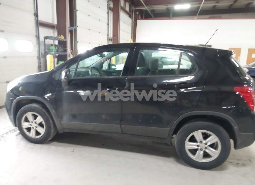 Photo 14 of 2017 Chevrolet Trax LS (VIN 3GNCJNSB7HL286537)