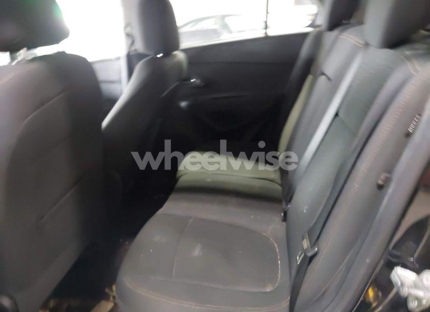 Photo 8 of 2017 Chevrolet Trax LS (VIN 3GNCJNSB7HL286537)