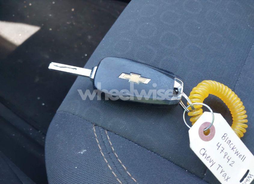 Photo 11 of 2019 Chevrolet Trax LS (VIN 3GNCJNSB7KL217306)