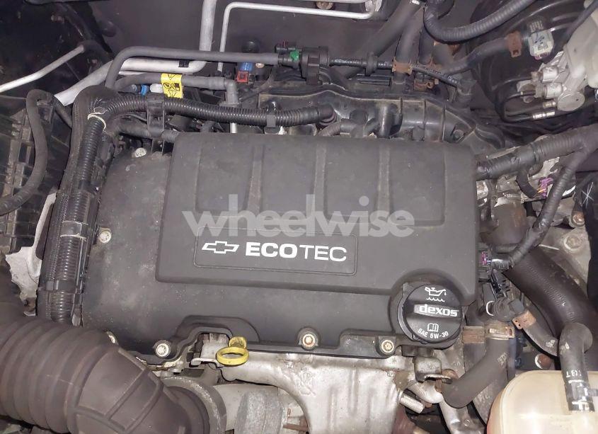 Photo 10 of 2019 Chevrolet Trax LS (VIN 3GNCJNSB7KL368341)