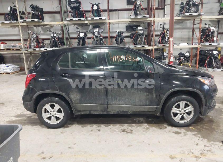 Photo 13 of 2019 Chevrolet Trax LS (VIN 3GNCJNSB7KL368341)