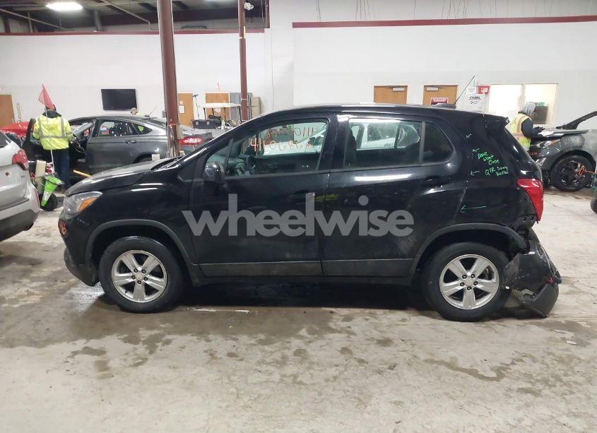 Photo 14 of 2019 Chevrolet Trax LS (VIN 3GNCJNSB7KL368341)