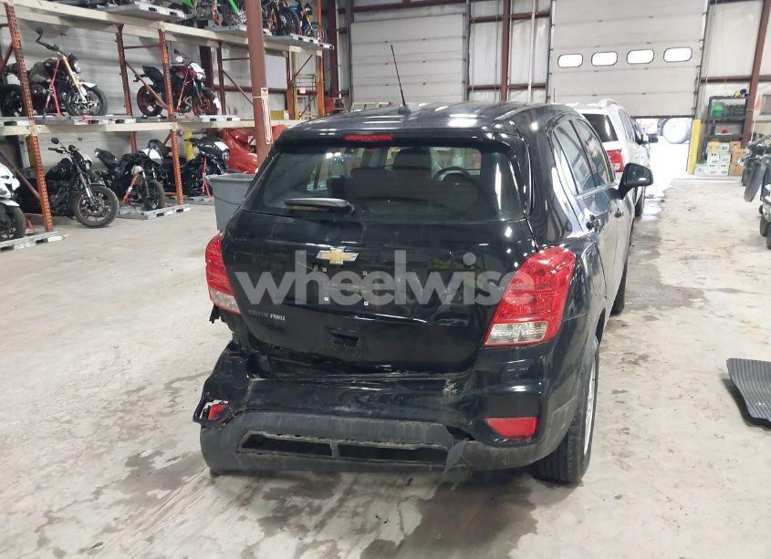 Photo 16 of 2019 Chevrolet Trax LS (VIN 3GNCJNSB7KL368341)